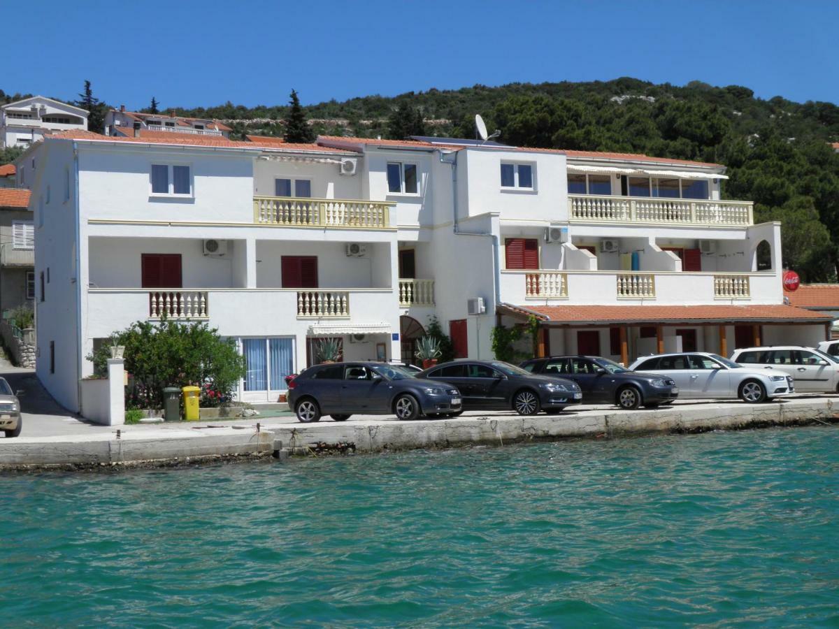 Apartmani Prova ทิสโน ภายนอก รูปภาพ