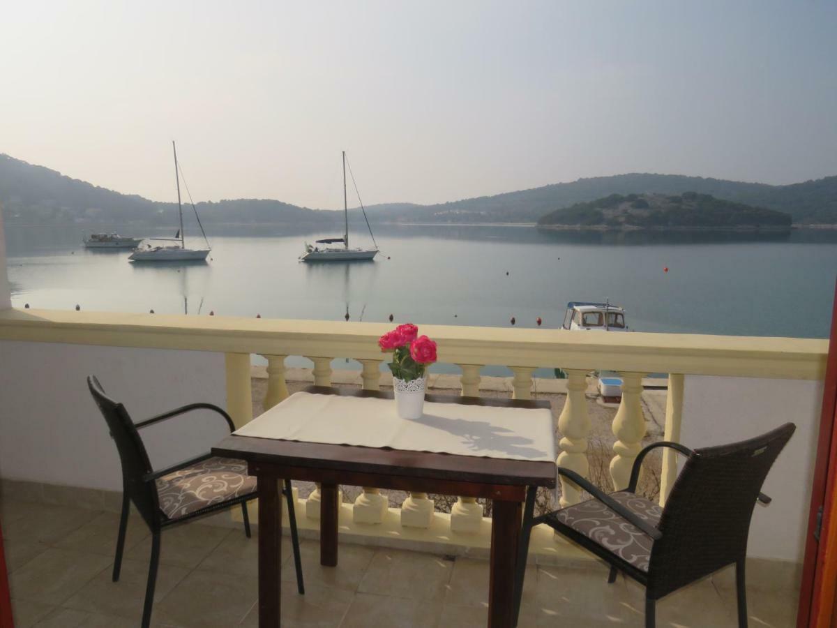 Apartmani Prova ทิสโน ภายนอก รูปภาพ